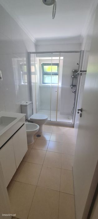 T2 em Olivais com jardim e cozinha separada
