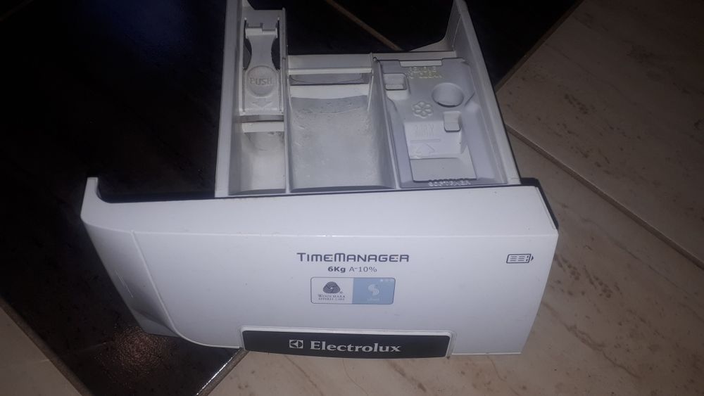 Części pralka Elektrolux EWS106410W. Elektrozawory pralki