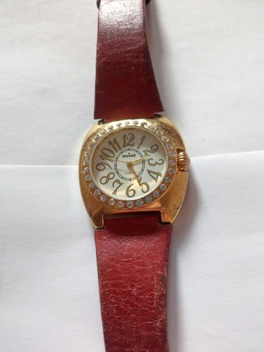 RIVAGE Damski Zegarek  Biała Tarcza Czerwono-Brązowy Pasek Złoty Styl