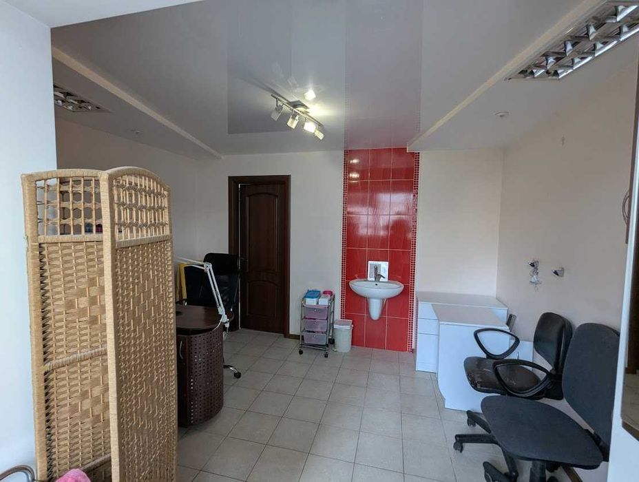 Здамо в оренду робочі місця в салоні краси "Діва" по Гоголя 453