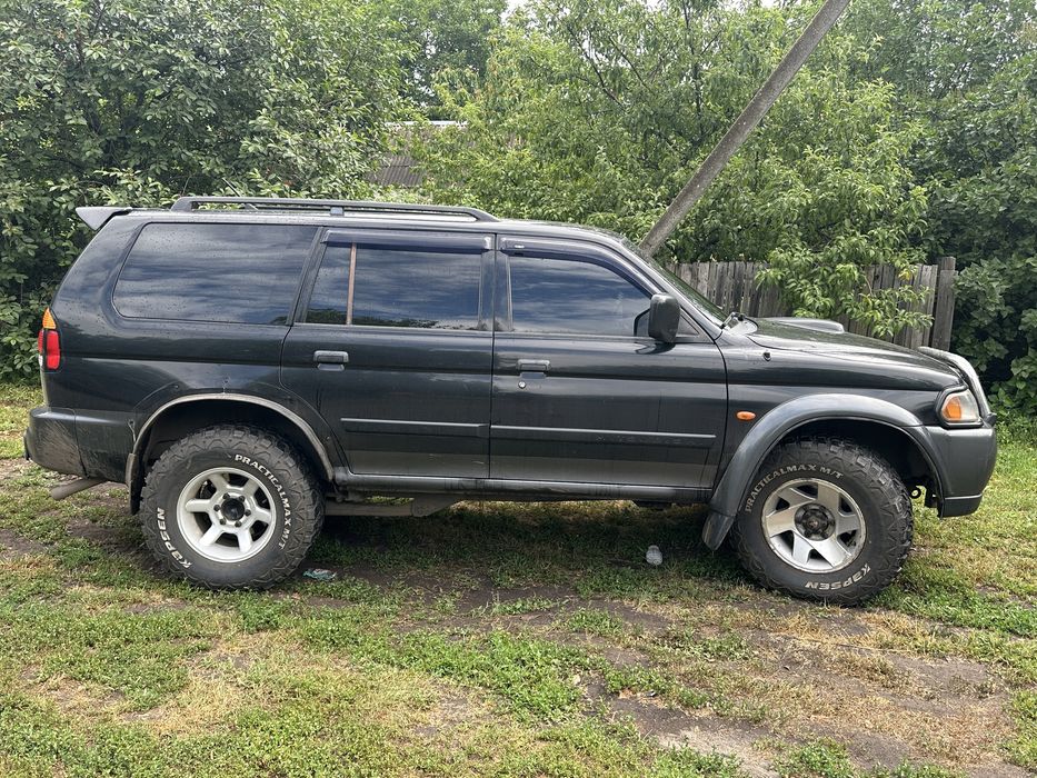 Mitsubishi pajero sport 1
