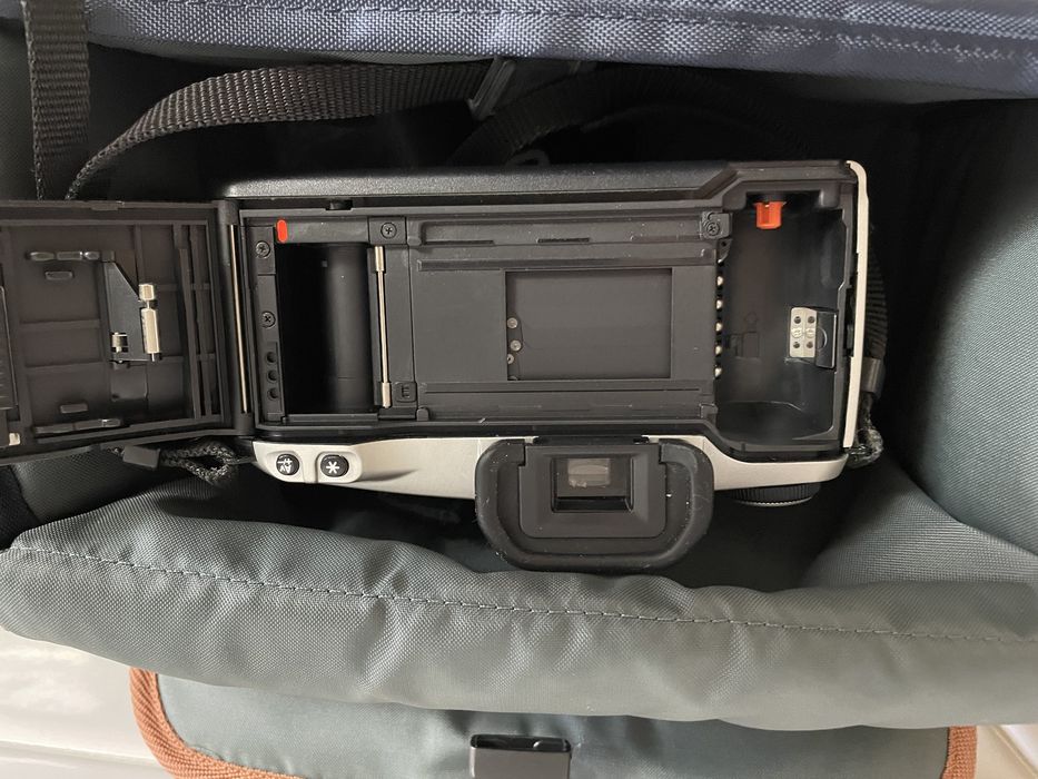 Canon EOS 500N + Lente 28-80 mm