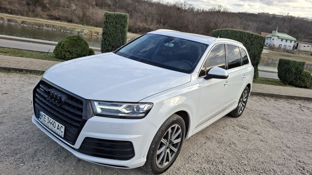 Продам Ауди Q7 m