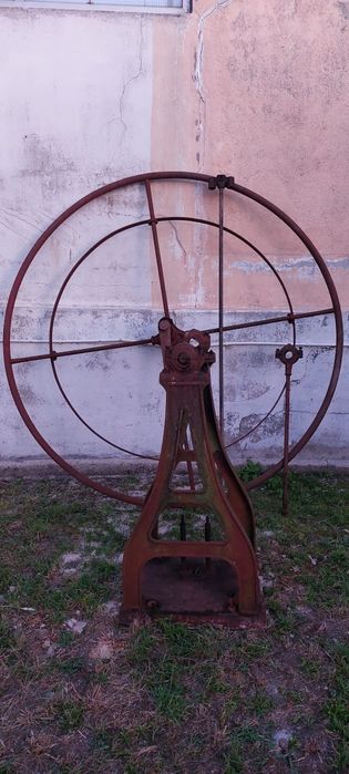 Bomba de água antiga