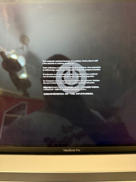 MacBook Pro 15 2017 core i7 16Gb 256 Touchbar (не працює флеш памʼять)