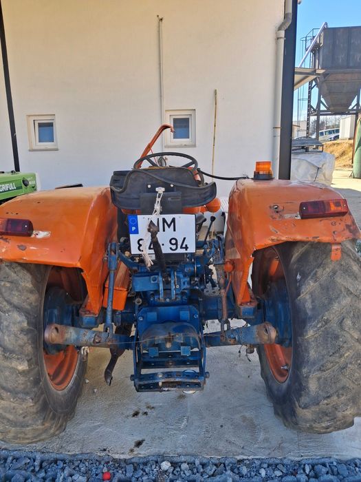 Trator fiat 450 em bom estado