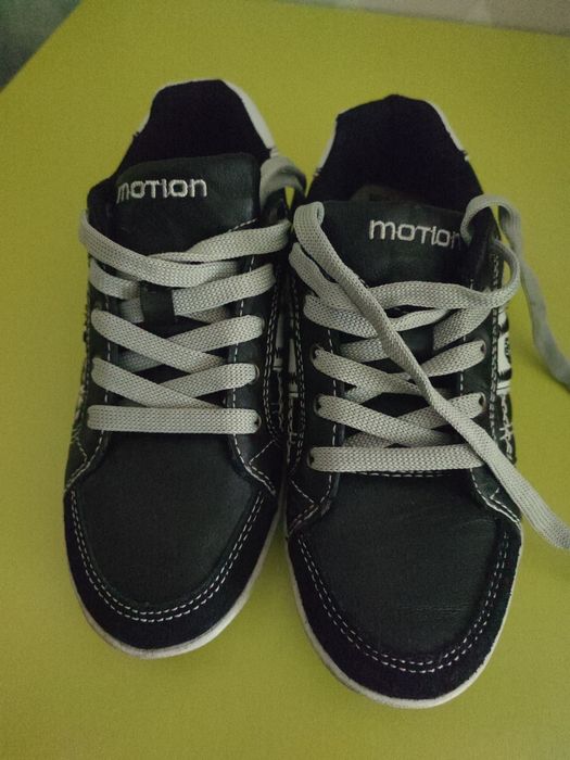 Nowe buty  sneakersy skóra naturalna 20cm