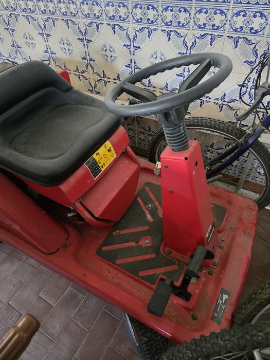 Carrinho corta relva