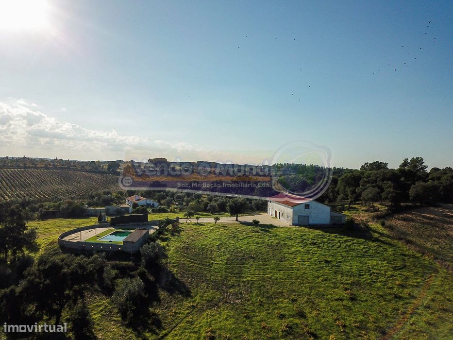 Quinta com moradia T3, armazém e piscina em cabeção (MOR061) — Cabeção, Évora