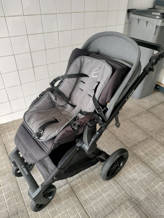 Jane Stroller471409095040706562