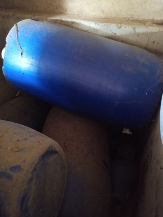 Barricas em plástico com torneira