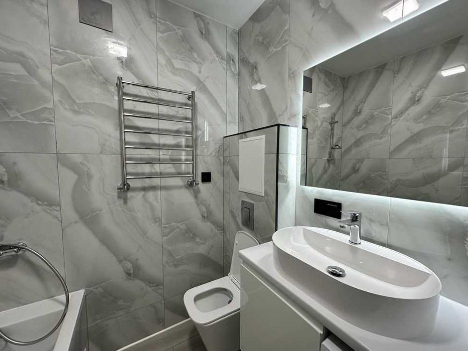 1к НОВОБУДОВА з дизайнерським ремонтом на Озерній!