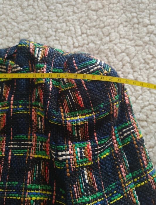 Blazer Zara corte Chanel