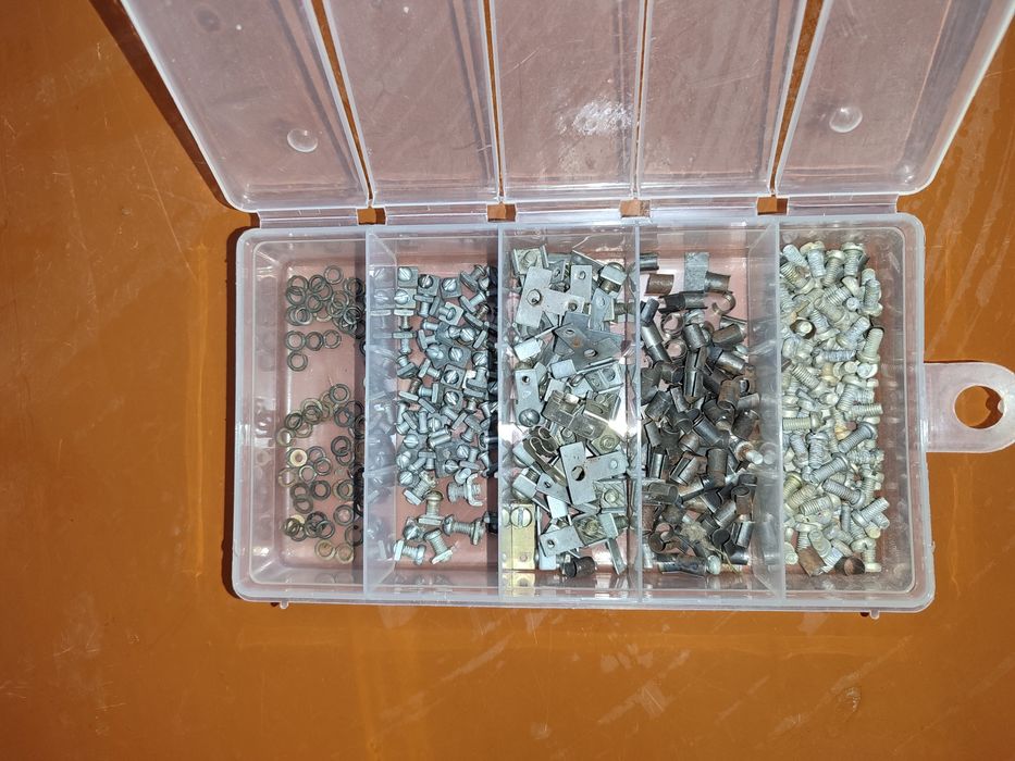 Гвинти гровери гаєчки