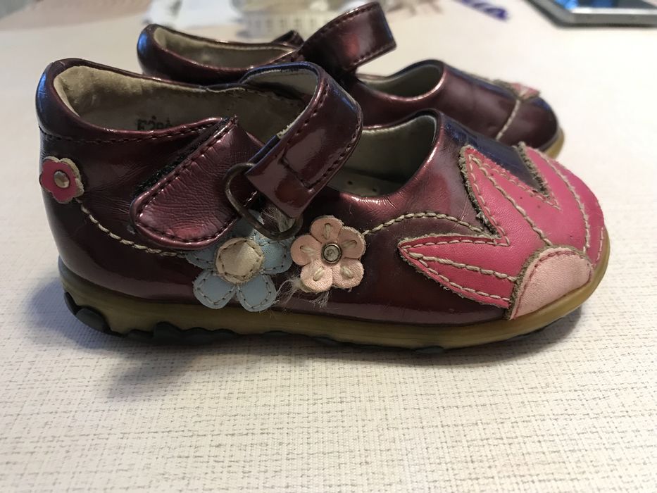 Туфлі шкіряні лаковані 20 р. білі святкові 21 р.