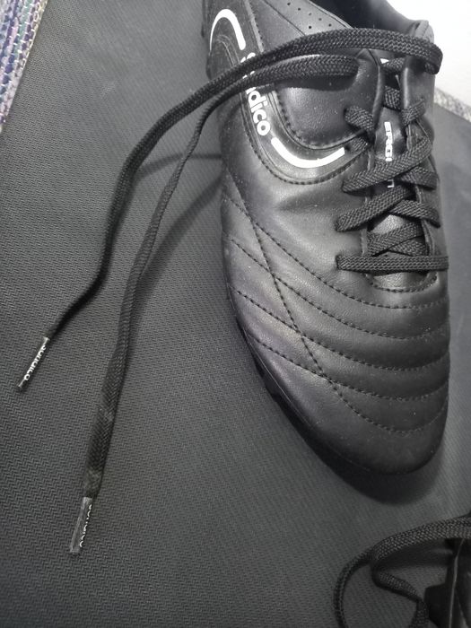 Chuteiras Sondico Strike