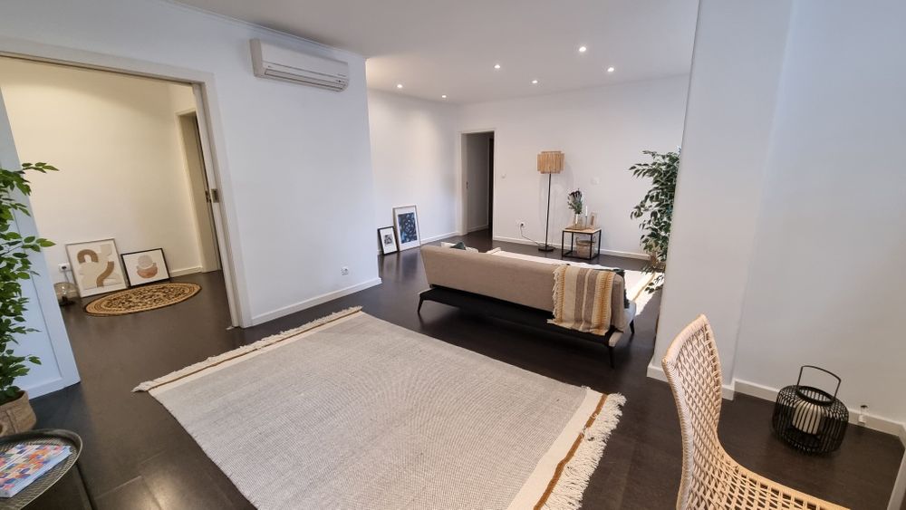 Apartamento Fantástico apartamento com três quartos e três  cas de banho
