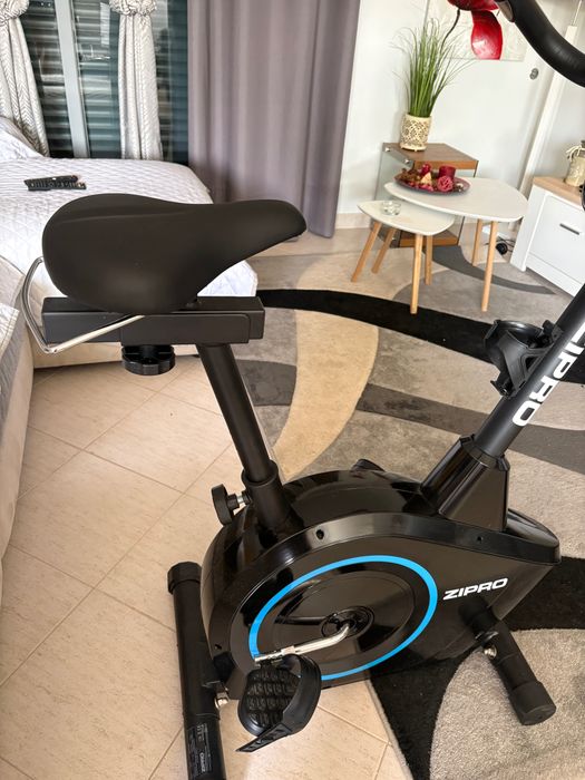 Bicicleta Estática ZIPRO Boost – Pouco Uso – Como Nova
