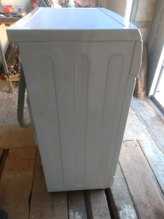 Продам стиральную машину 5кг.