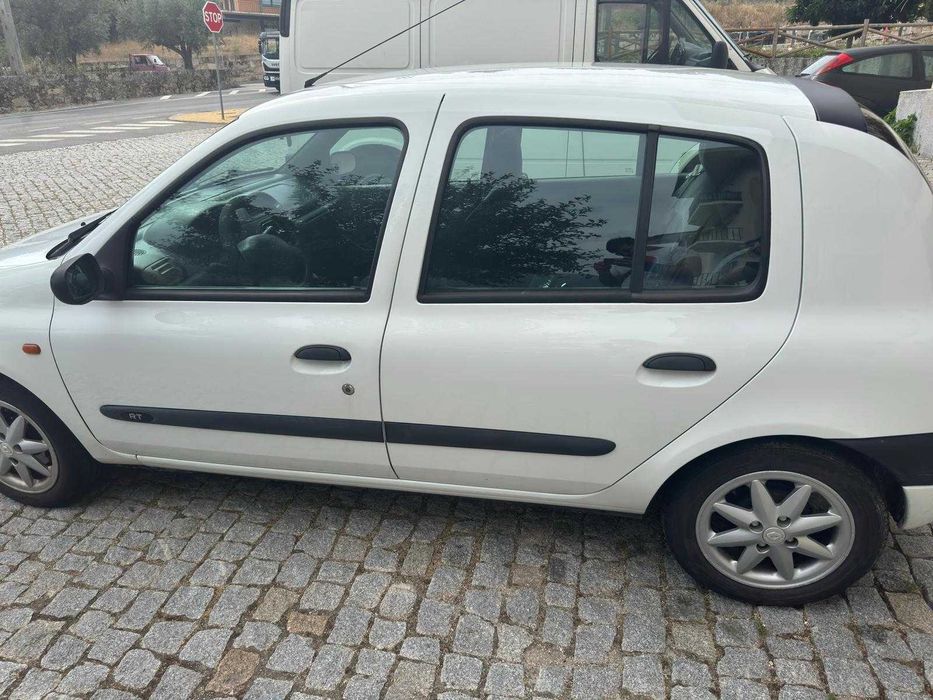 Venda clio mkII 1998 1.2 RT gasolina