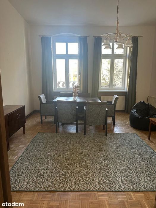Klimatyczna kamienica na Jeżycach – 2 pokoje 60 m² bez prowizji