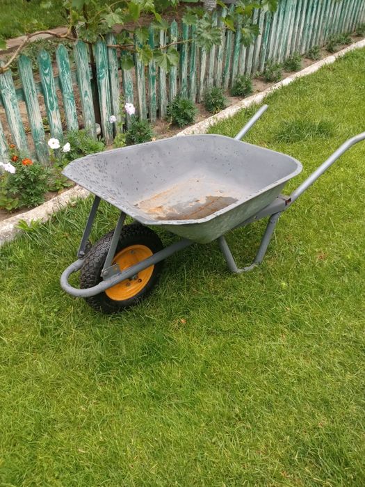 Садова тачка для господарства