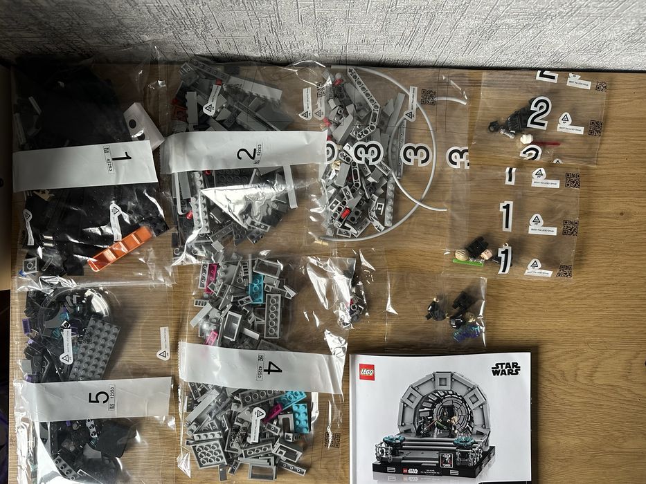LEGO Star Wars 75352 Emperor’s Throne Room Diorama
