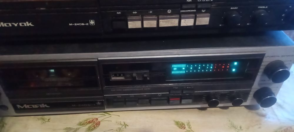 Маяк 240 Кассетный магнитофон Маяк 240: Маяк м-240с-1, Mayak m-240s-2