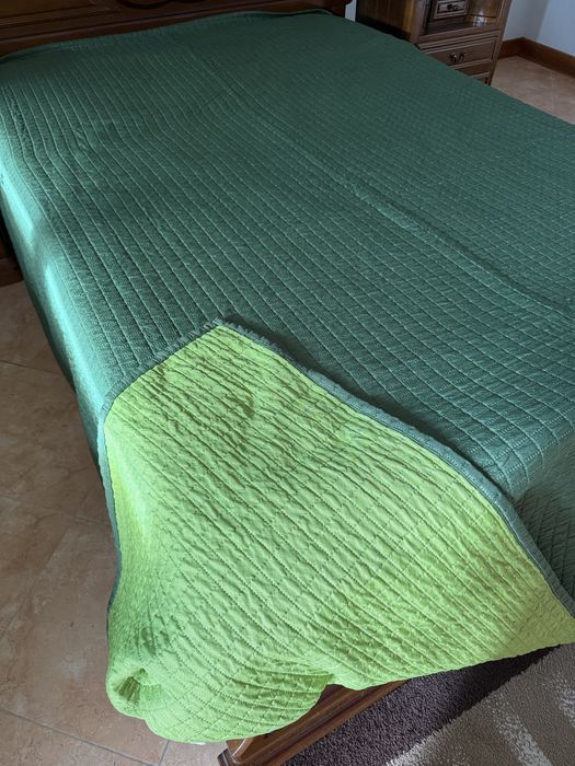 Edredão verde duplo para cama de casal