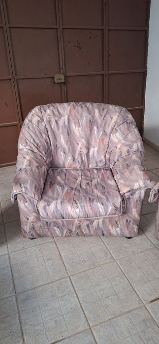 Conjunto: Sofá-cama + 2 sofás- Bom estado
