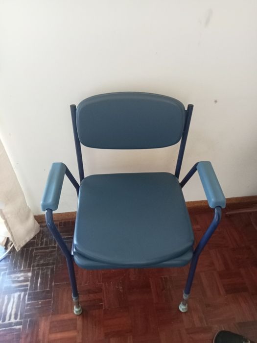 Cadeira sanitária