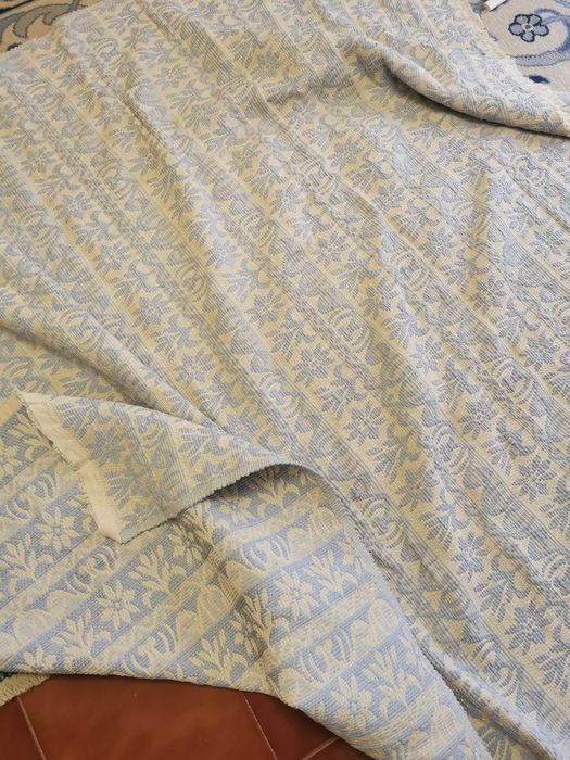 Manta feita em tear manual em algodão