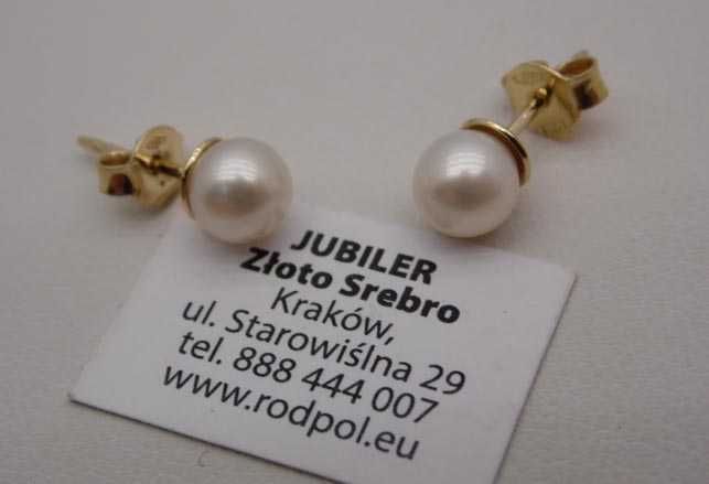 Złote kolczyki z perłami 6,1 mm. Sztyfty.