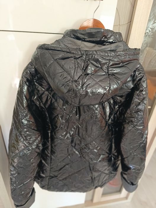 Nowa kurtka damska przejściowa lakierowana