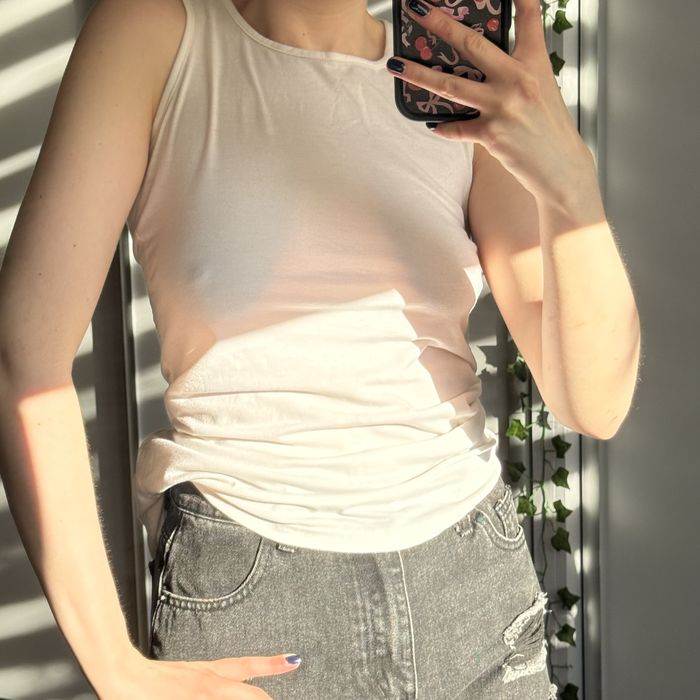 Biała podkoszulka