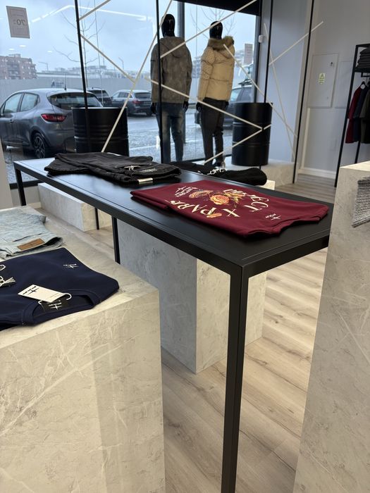 Mesa expositora de centro