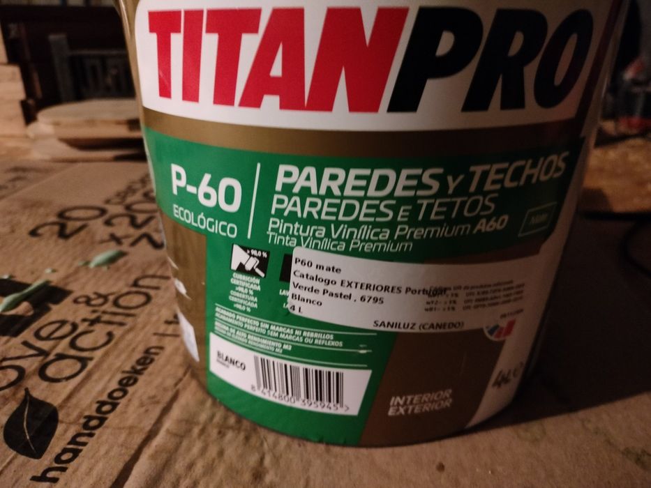 Tinta verde pastel  acrílica Titan pro para Interior