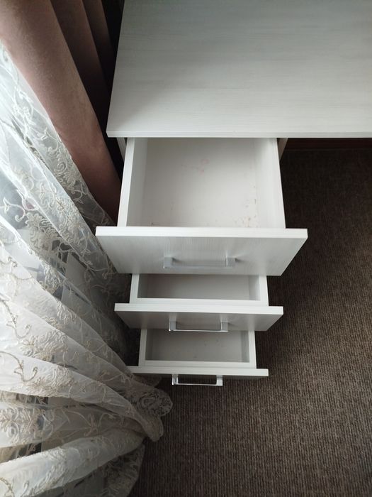 Продам письмовий стіл