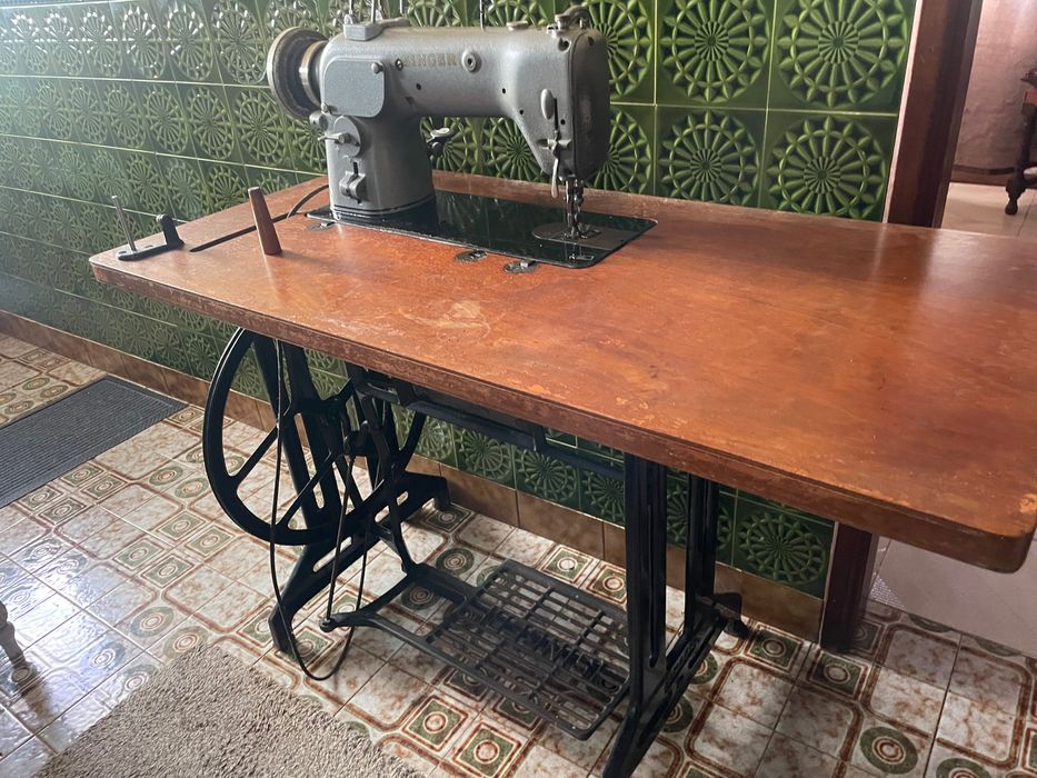 Máquina de Costura Singer Antiga