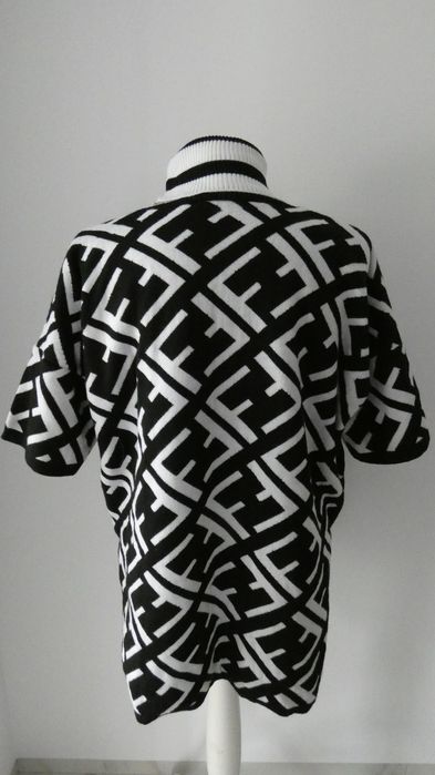 Sweter z golfem ciepły