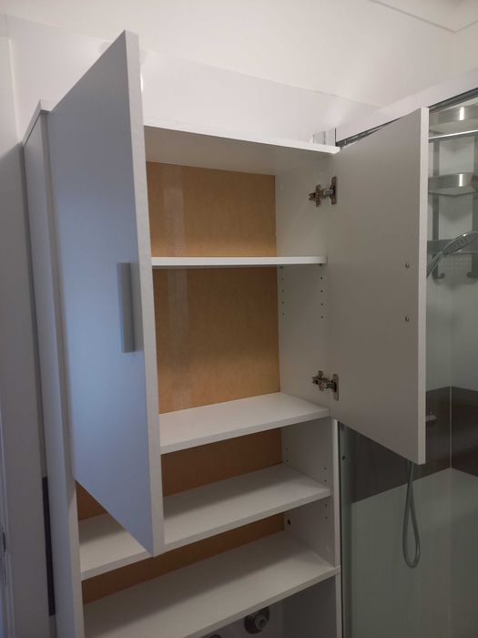 Armário de casa de banho