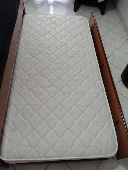 Estúdio em madeira maciça