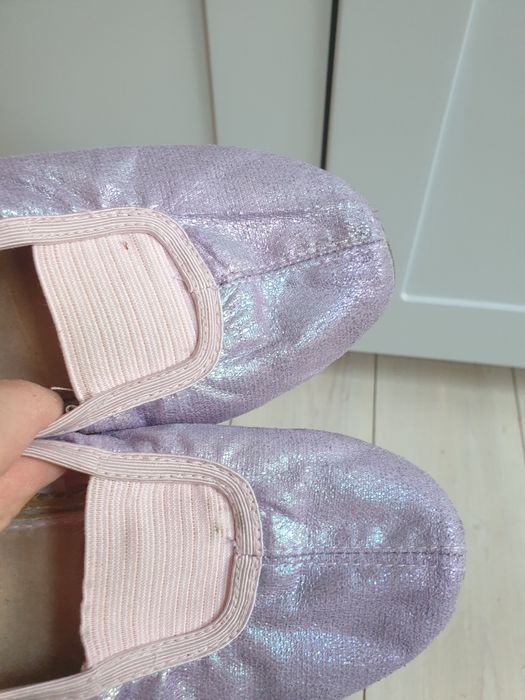 Fioletowe tęczowe kapcie baleriny H&M 30 31