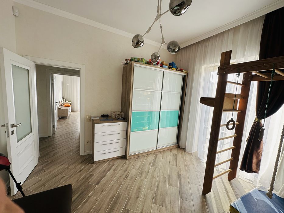 Продажа нового 2-эт. Дома 260м2 район Лесопарковая.