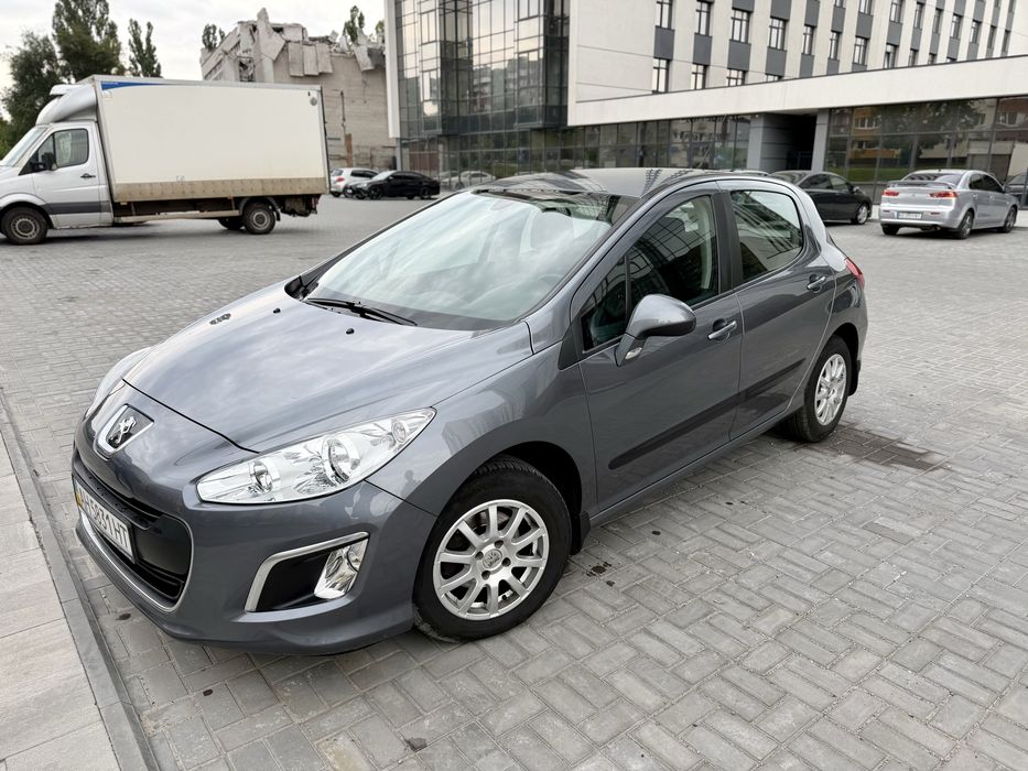 Продам офіційний Peugeot 308