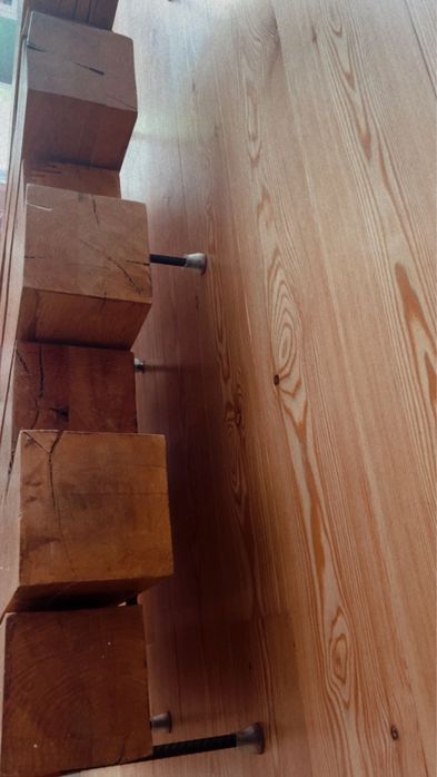 Mesa em madeira maçiça feita por encomenda