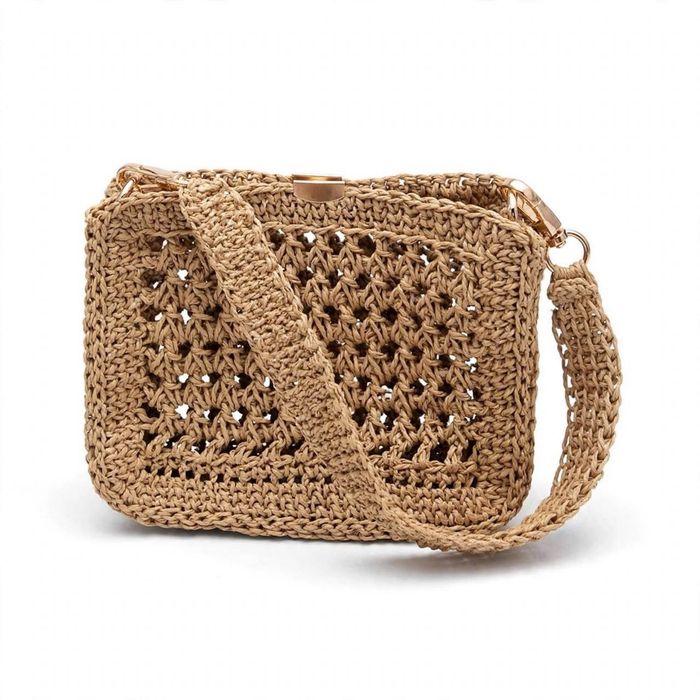 Mała torebka szydełkowa ażurowa beżowa z paskiem handmade