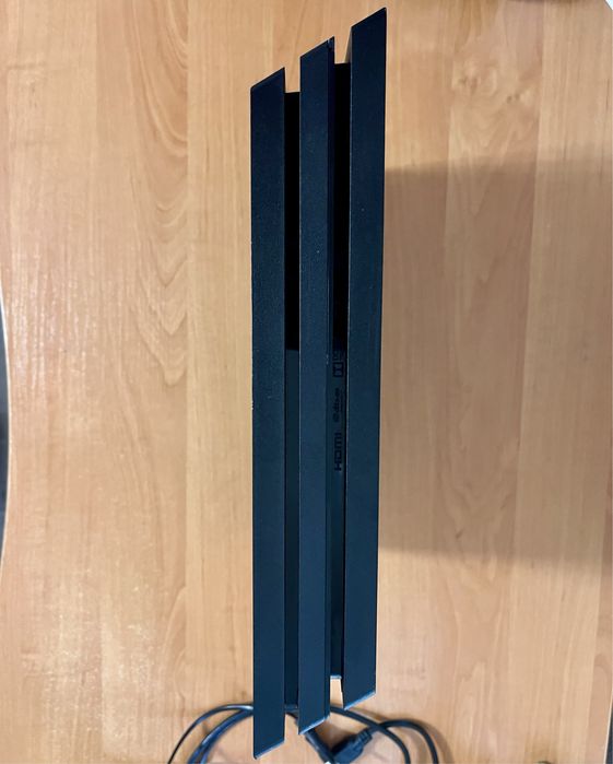 Sony PlayStation 4 Pro 1TB в гарному стані