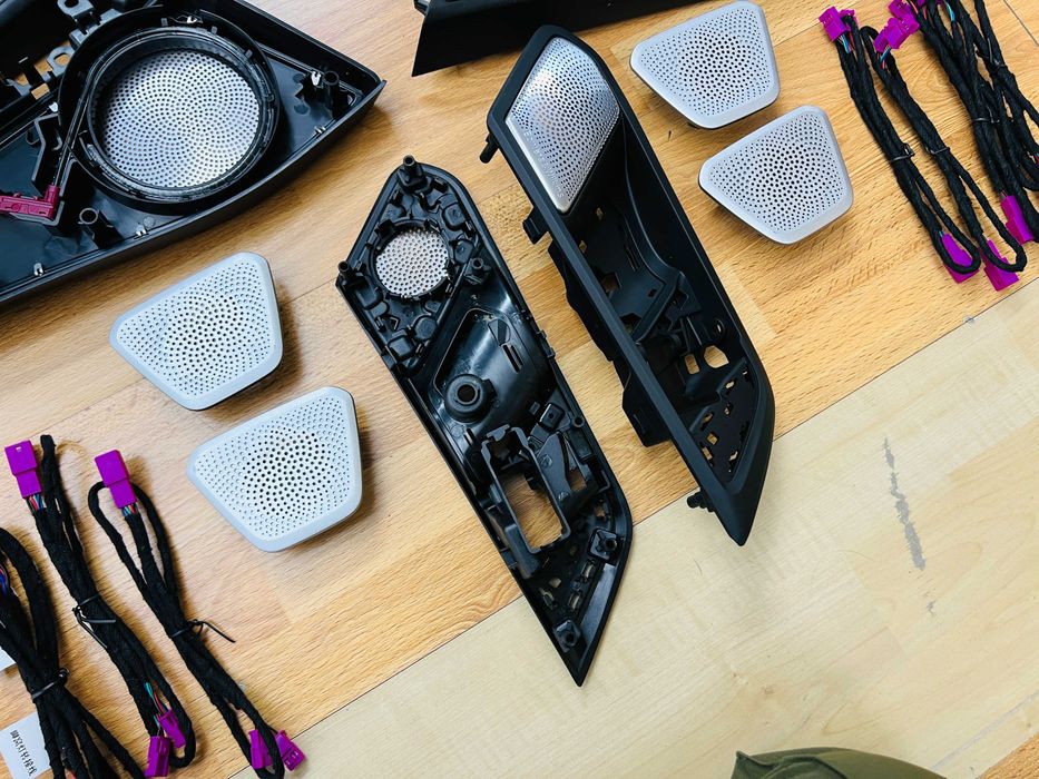 сетки Bowers & Wilkins с подсветкой X5 X7 BMW G07 G05 X5M