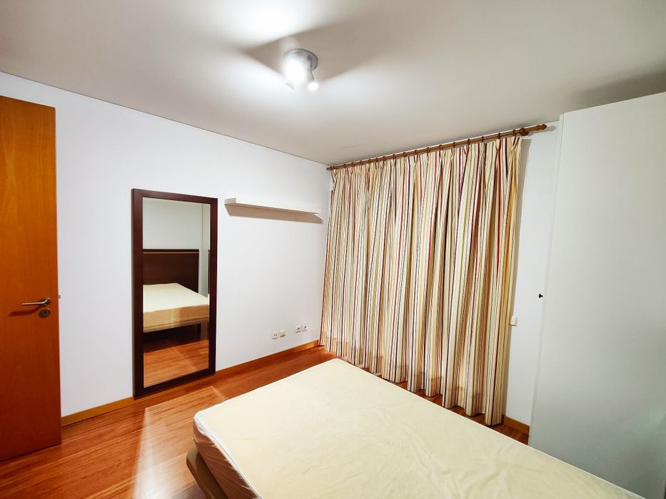 Alugo quarto perto do Hospital de São João  ao lado do hotel Axis